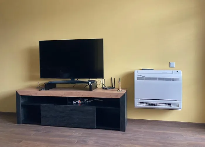 Victor's , With Private Parking Διαμέρισμα