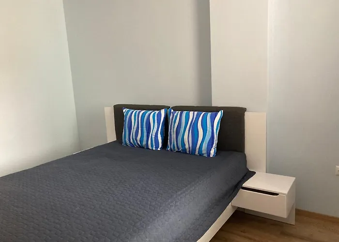 Victor's , With Private Parking Apartment